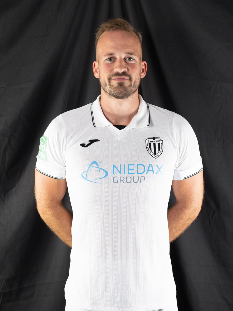 #6 Yannik Becker